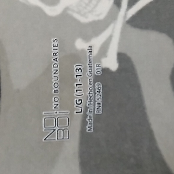 No Boundaries Skull Camo Tank Top - Picture 2 of 2